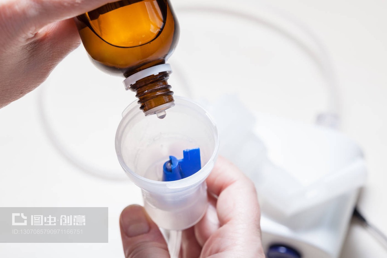正確將藥液從玻璃瓶轉移到噴霧器的步驟指南